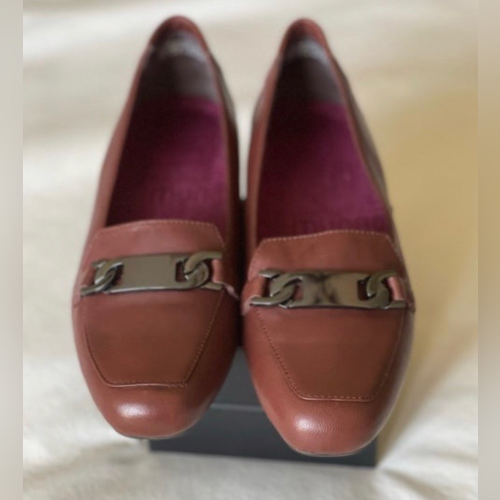 Munro Leather Blair Bit Loafers in Russell Brown Size: 8.5 - Picture 9 of 11